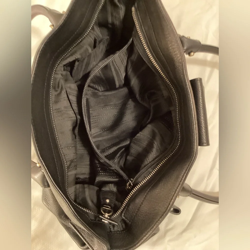 SALVATORE FERRAGAMO
Leather Shoulder Bag - Picture 10 of 16